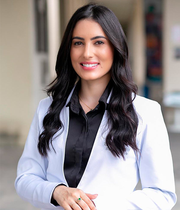 Dra. Elisangela Medeiros, Dermatologista